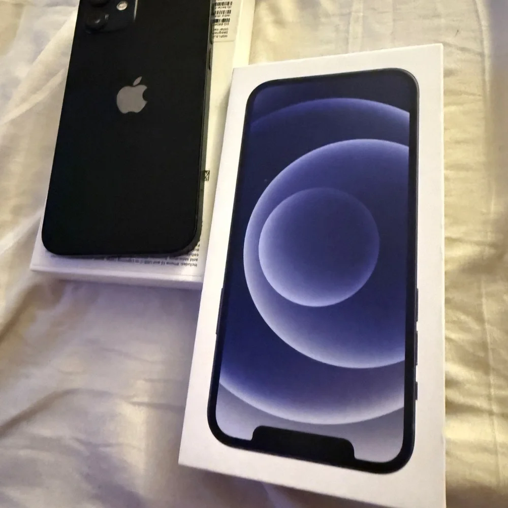 Apple Smartphone - Midnight Black